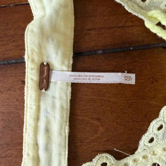 NWT Free People Eyelet Lace Mini Dress Pale Yellow Lace Up Open Back XS - Picture 4 of 7